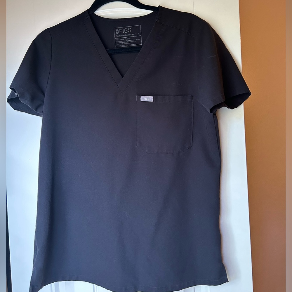 Women’s Figs Catarina Scrub Top